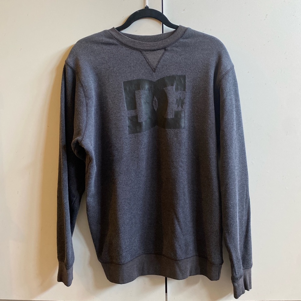 DC Gray Crewneck Sweater with Ribbed Detailing